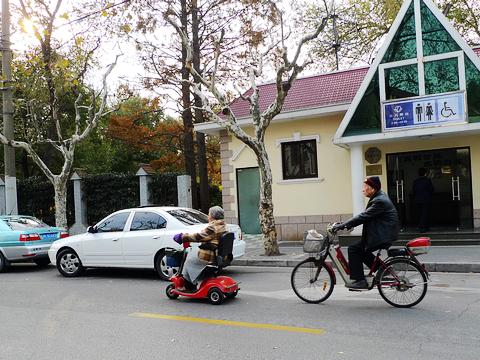 幸福的拉面之二 -- 华山路-湖南路14