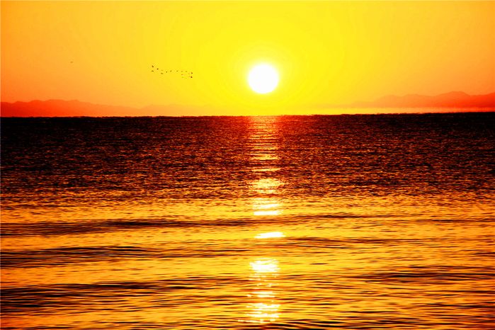 日出青海湖1