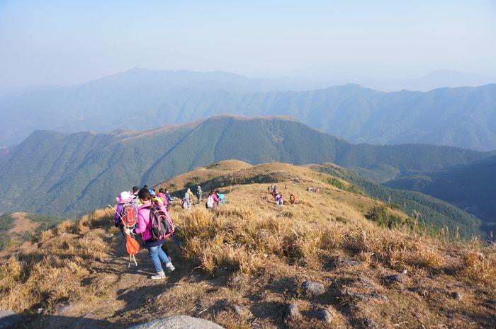 12月广东八排山顶1080.5高度 苑若大西北草原10